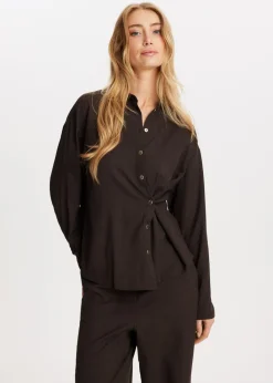 Blouses<The Sting Blouse met knoopdetail donkerbruin