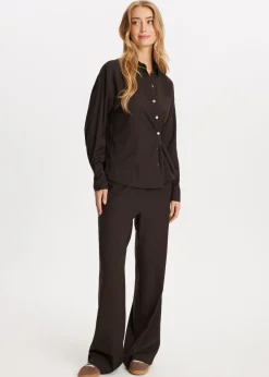 Blouses<The Sting Blouse met knoopdetail donkerbruin