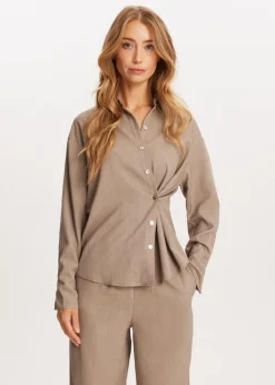 Blouses<The Sting Blouse met knoopdetail taupe