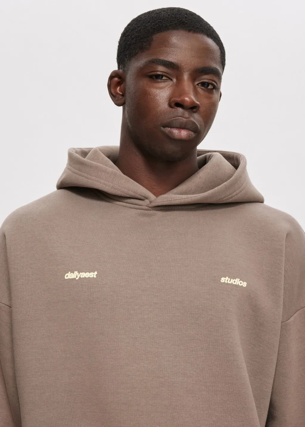 Sweaters En Hoodies<The Sting Boxy hoodie met backprint taupe, dark