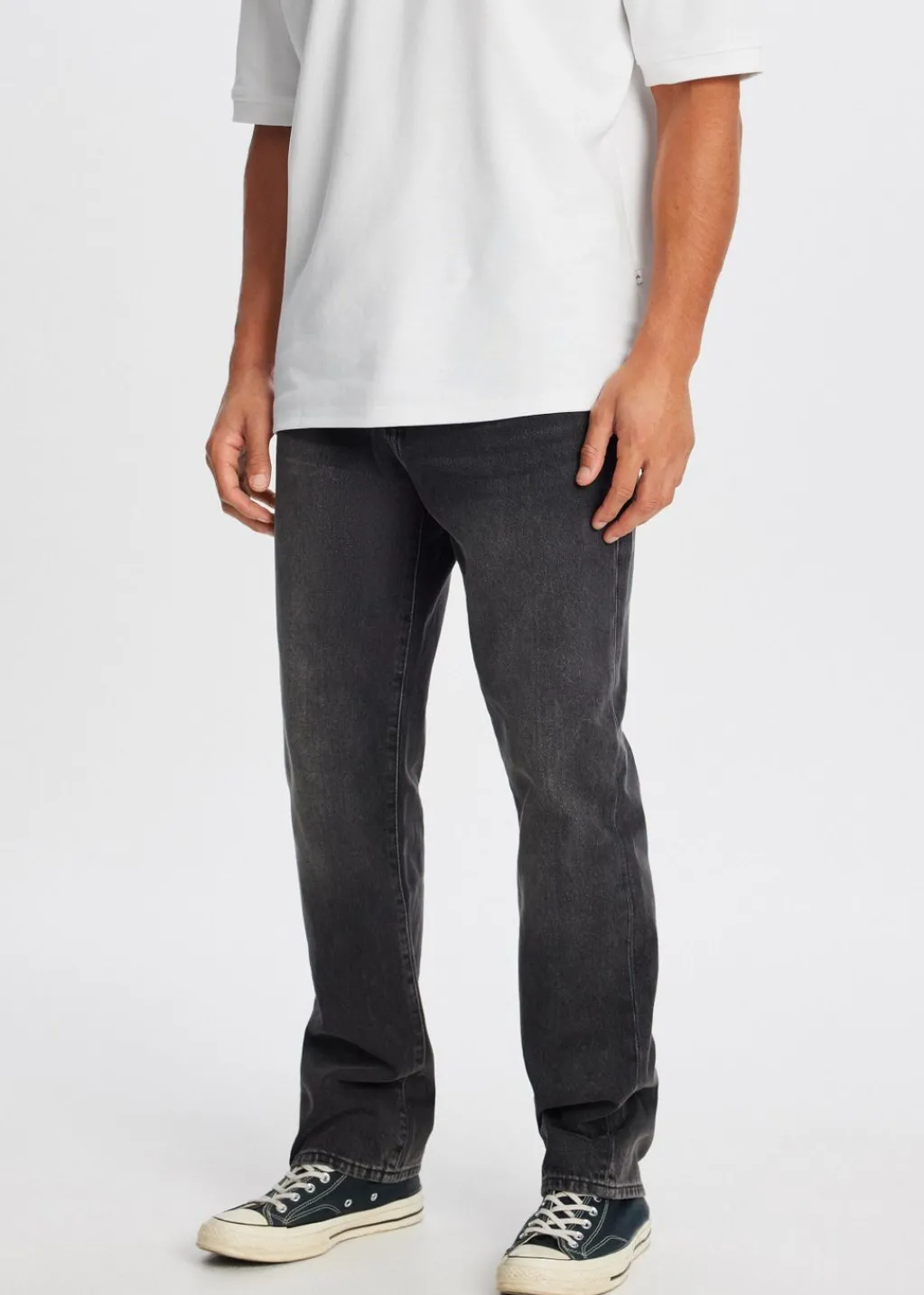 Jeans<The Sting Bruno straight leg jeans zwart, used dark