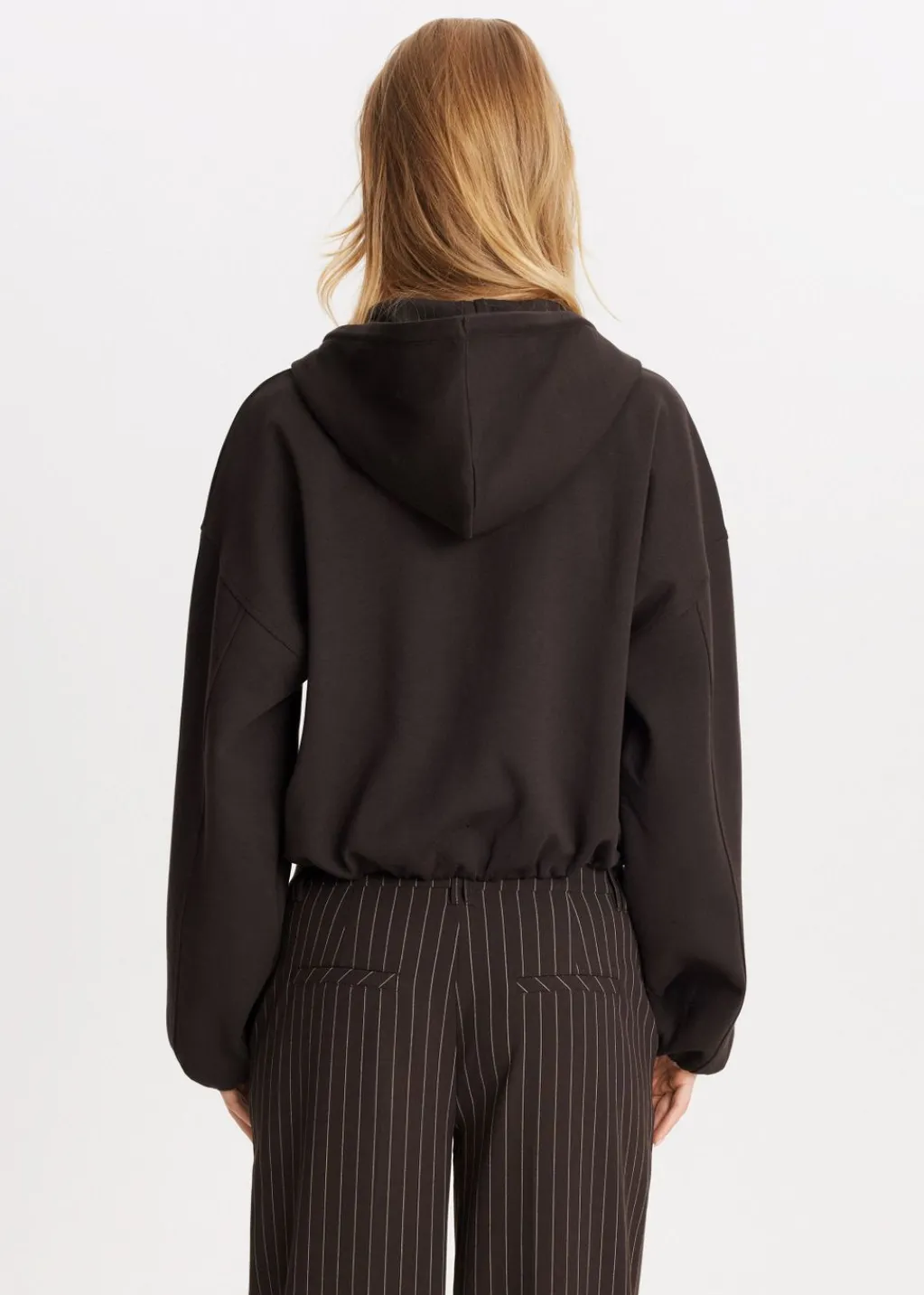 Truien En Vesten<The Sting Cropped vest met capuchon donkerbruin
