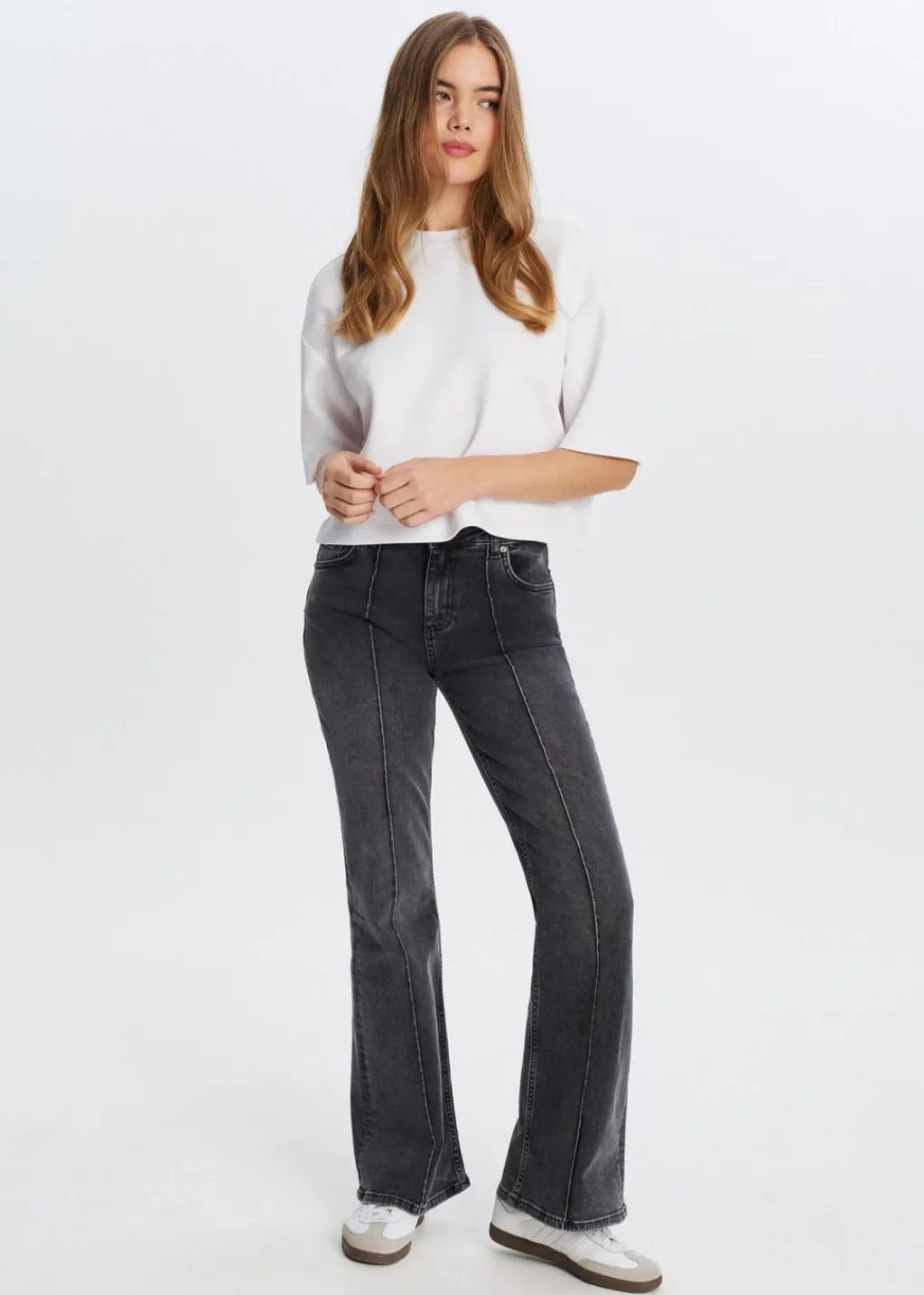 Jeans<The Sting Flared jeans met pintuck zwart, used dark