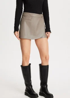 Skorts<The Sting Imitatieleren skort taupe