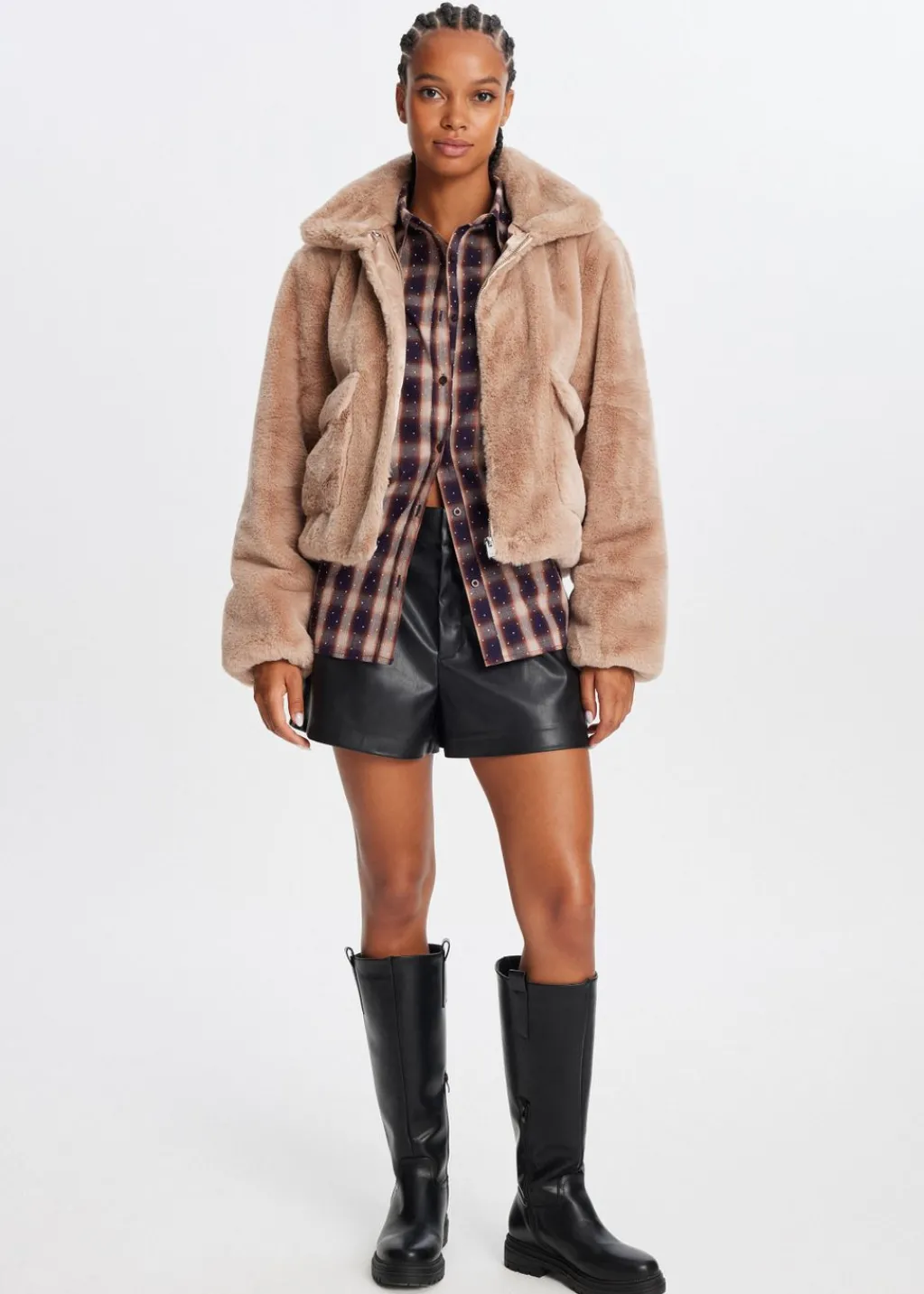 Jassen<The Sting Korte faux fur jas zand