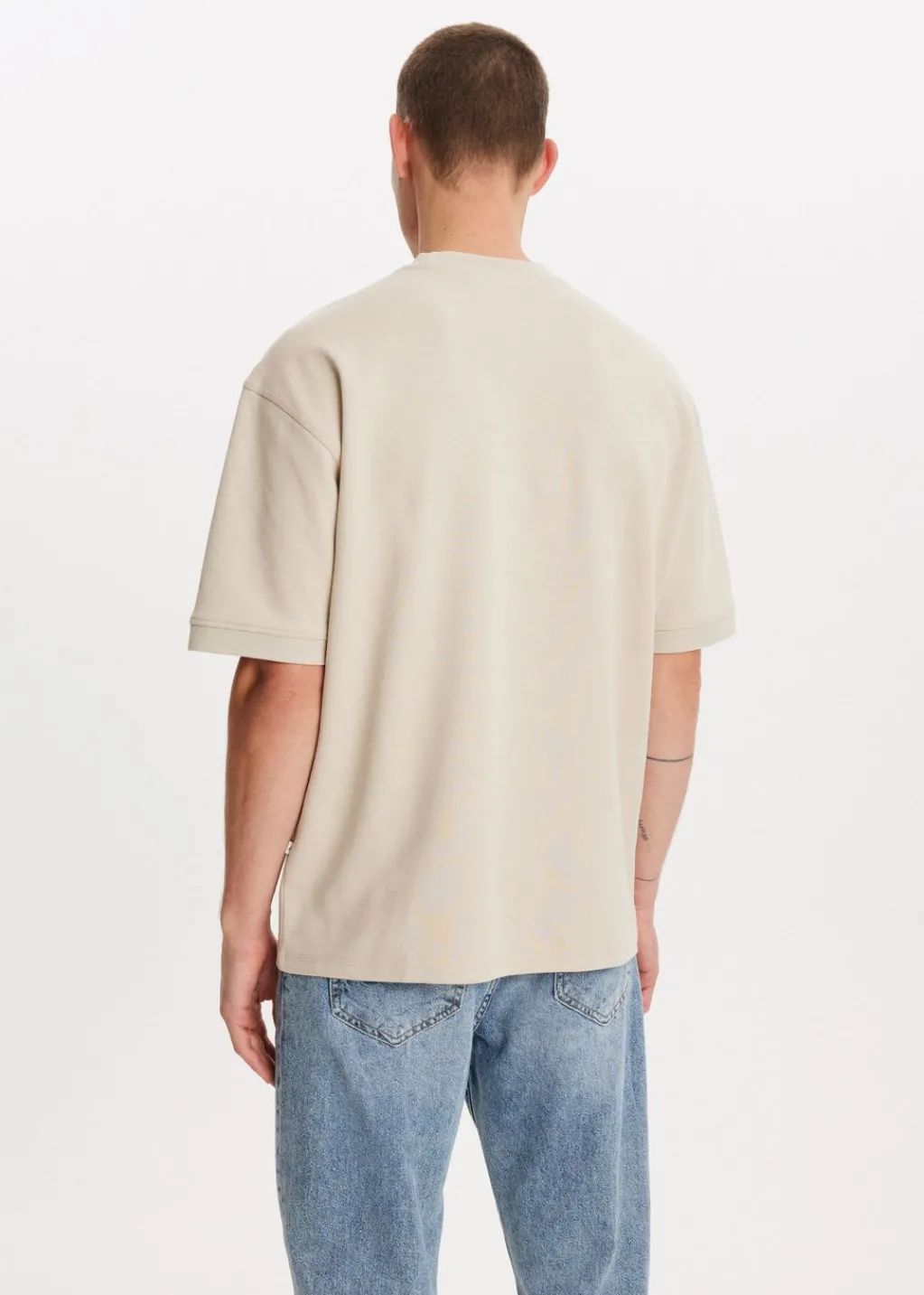 Basics|T-Shirts<The Sting Oversized t-shirt lichtzand