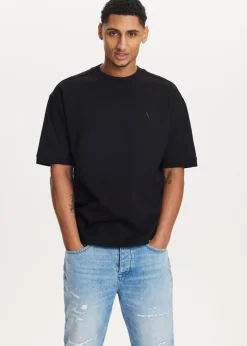 Basics|T-Shirts<The Sting Oversized t-shirt zwart