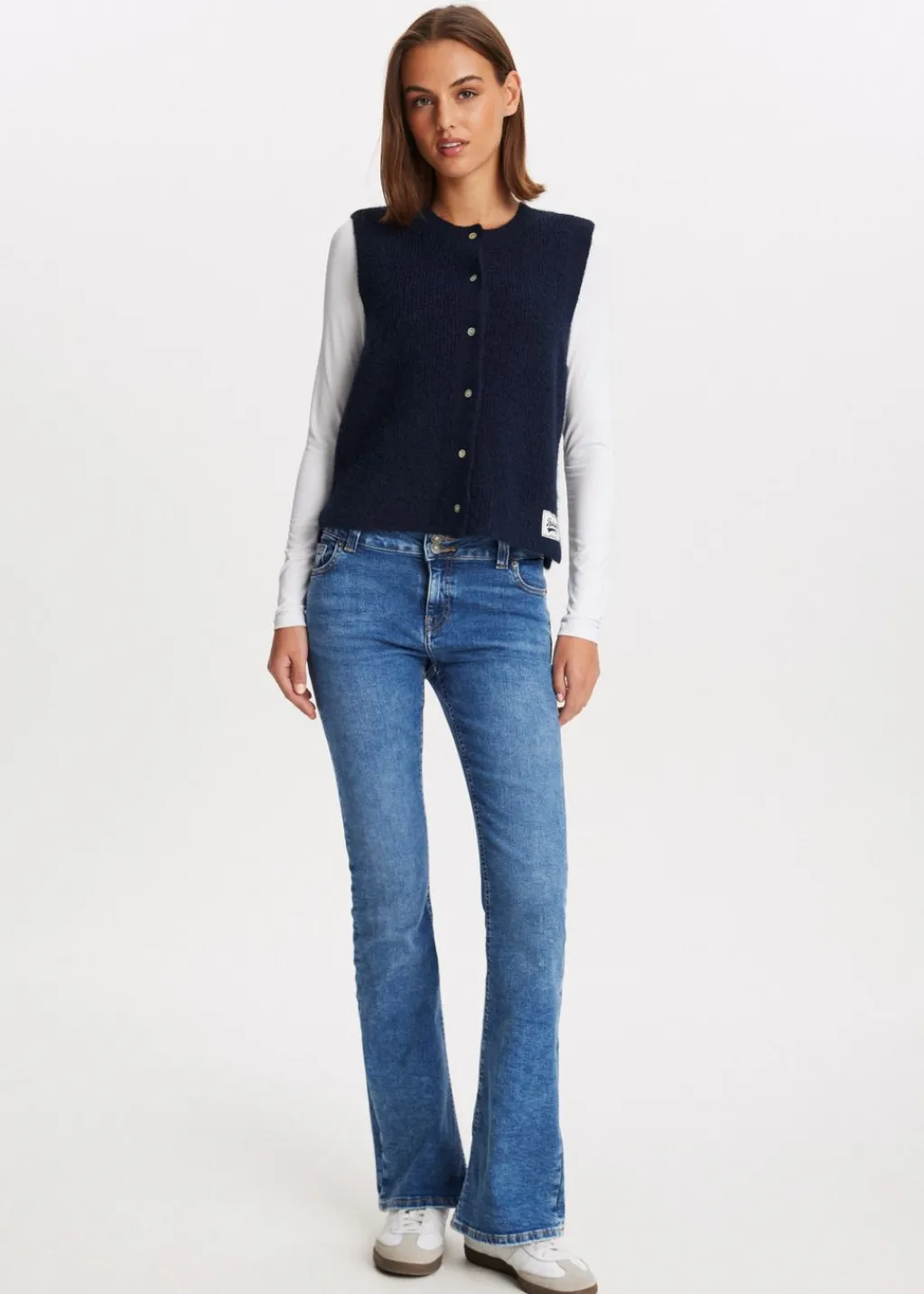 Truien En Vesten<The Sting Spencer met knoopjes donkerblauw