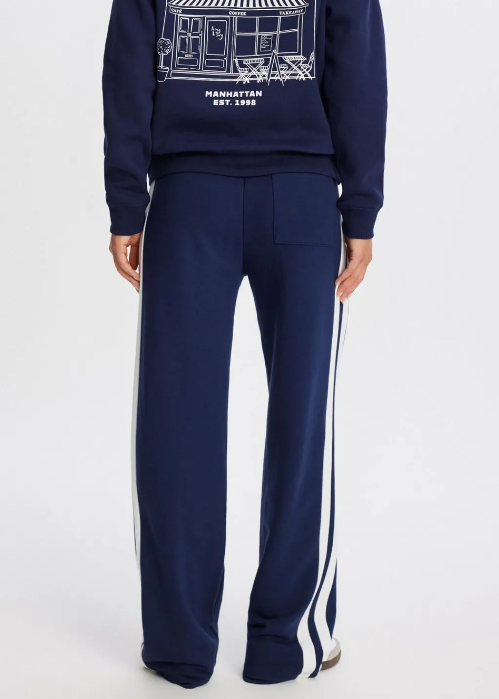 Broeken<The Sting Sweatpants met streep donkerblauw