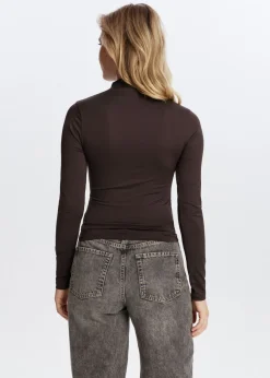 Tops<The Sting Top met hoge hals donkerbruin