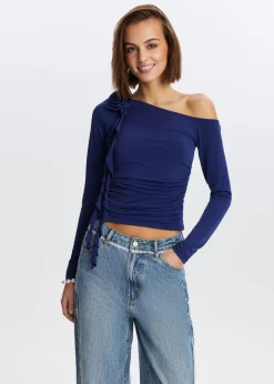 Tops<The Sting Top met roosdetail donkerblauw