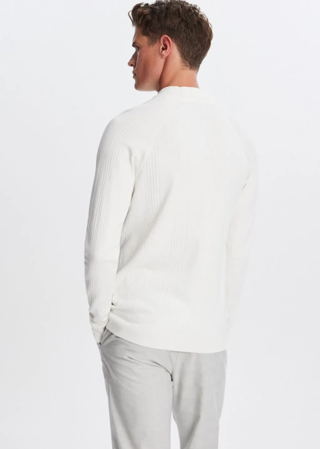 Truien En Vesten<The Sting Trui met mock-neck wit, off-white